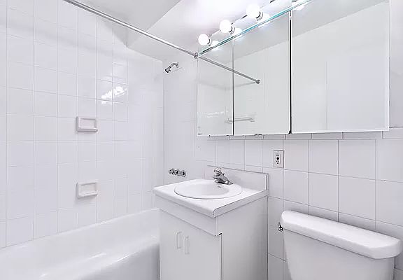 2nd image of 330 E 46th St APT 12L