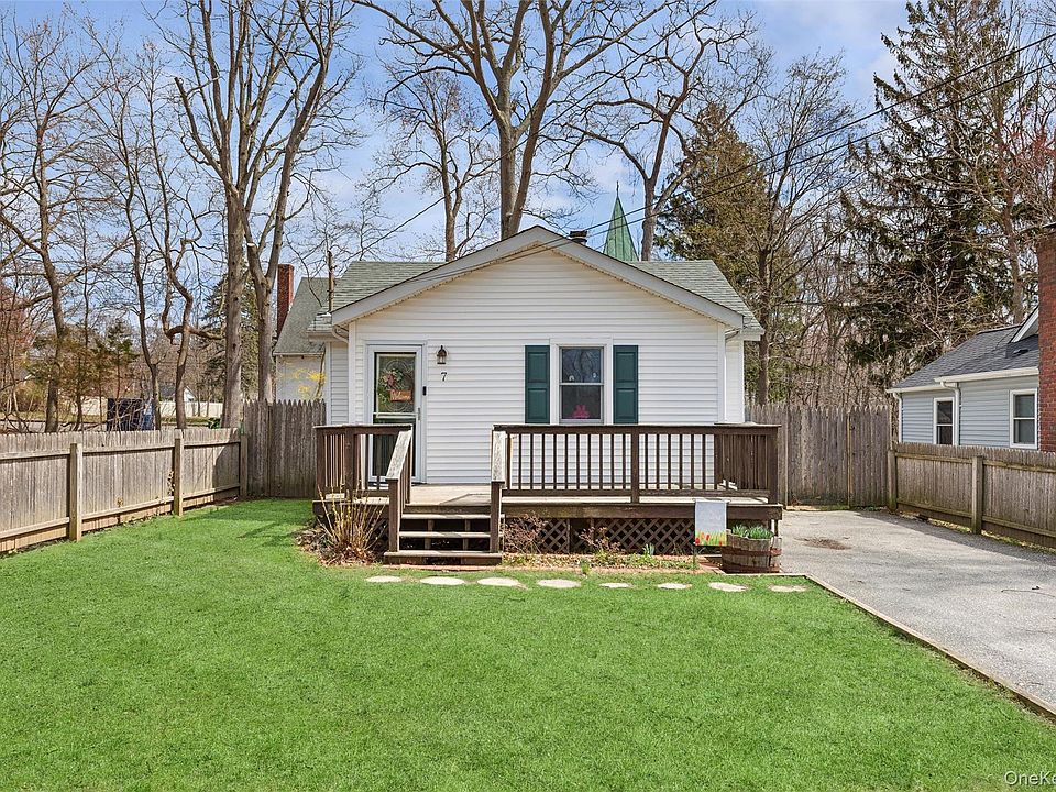 1st image of 7 Upton Drive