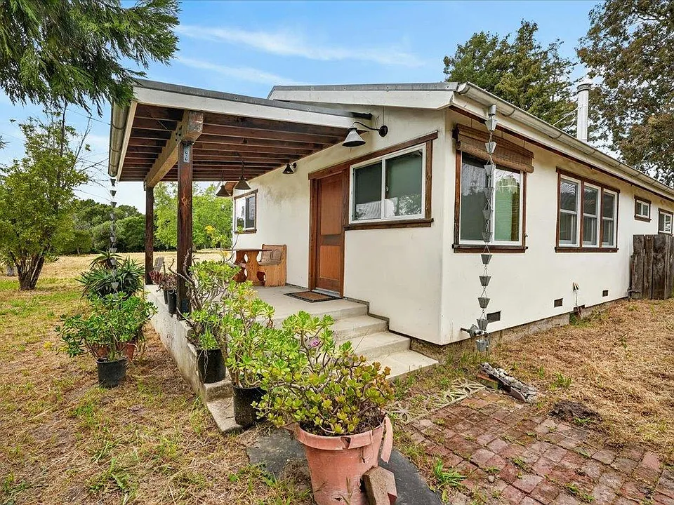 67 Hughes Rd #1