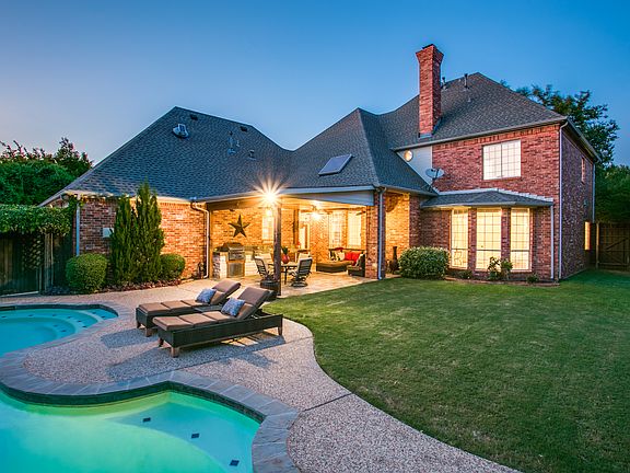 Huge lot in Willow Bend!