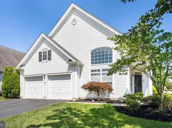 109 Rainflower Ln, Princeton Junction, NJ 08550