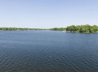 5523 Lakewood Dr, Coloma, MI 49038