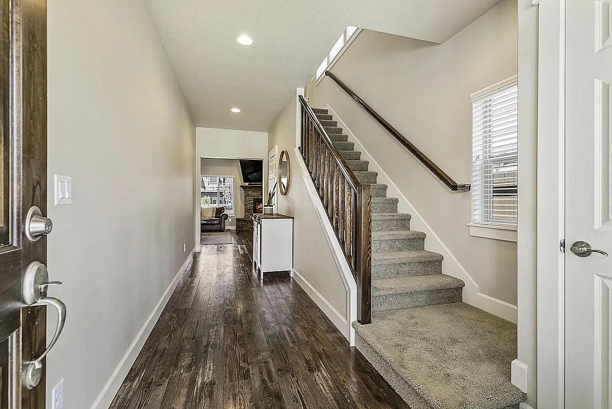 Building Photo - 3136 NE Flagstone Ave