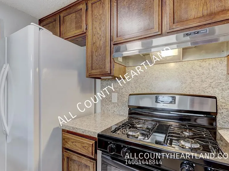 2121 Meench Dr — Photo 10