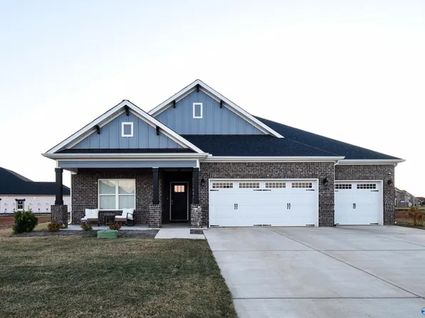 204 Charlie Lee Cir, Meridianville, AL 35759