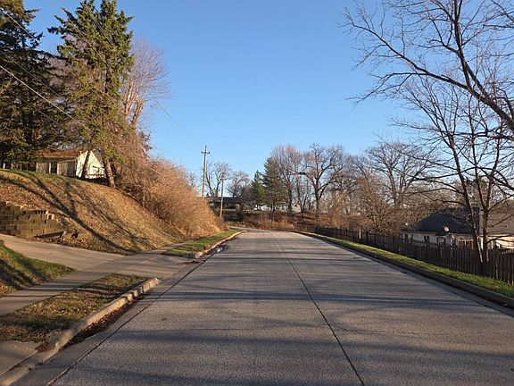 5th image of 1925 5th St
