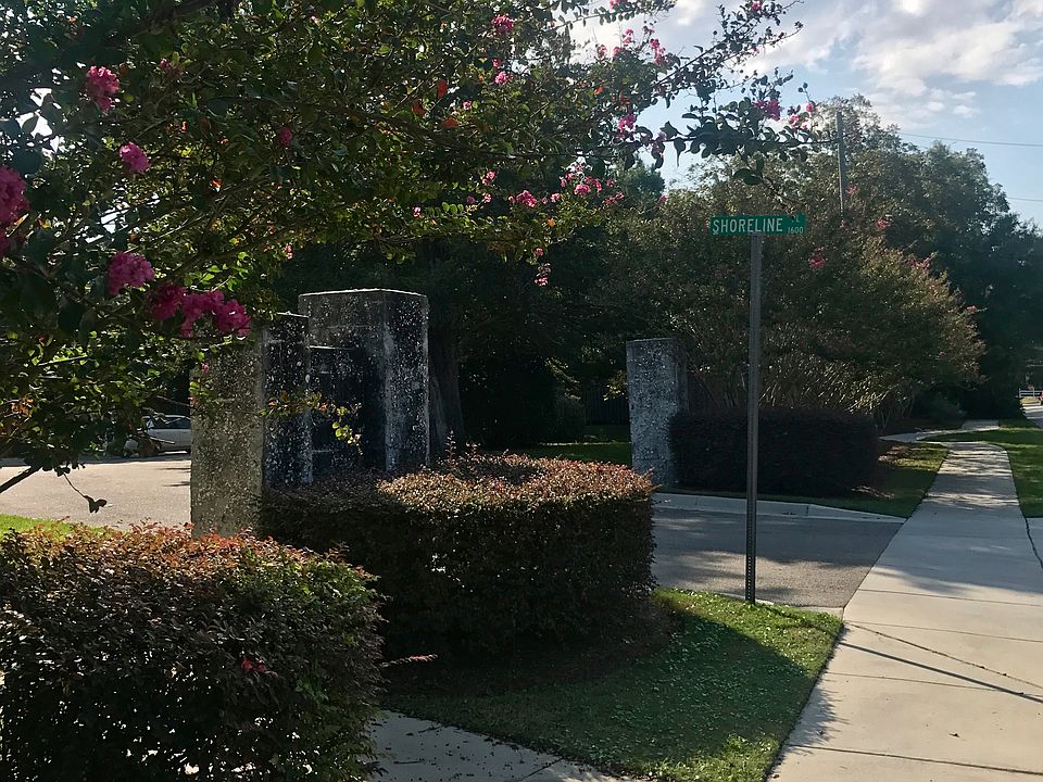 2nd image of 1615 Shoreline Pl