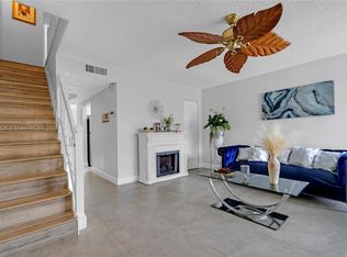 17120 SW 94th Ave APT 405, Palmetto Bay, FL 33157