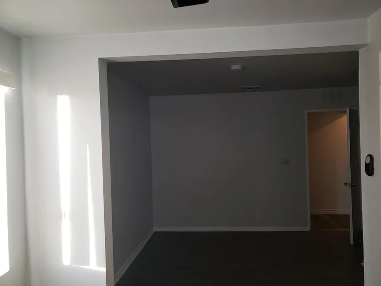 11231 Oxnard St #4 — Photo 5