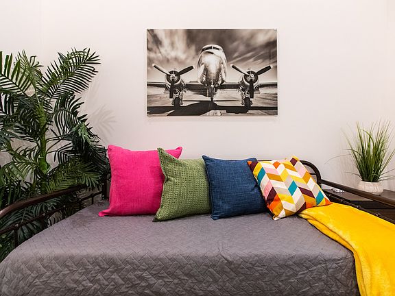 5th image of 401 N Bush St #203