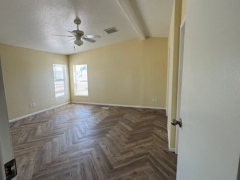 1554 N Guam St #1 — Photo 12