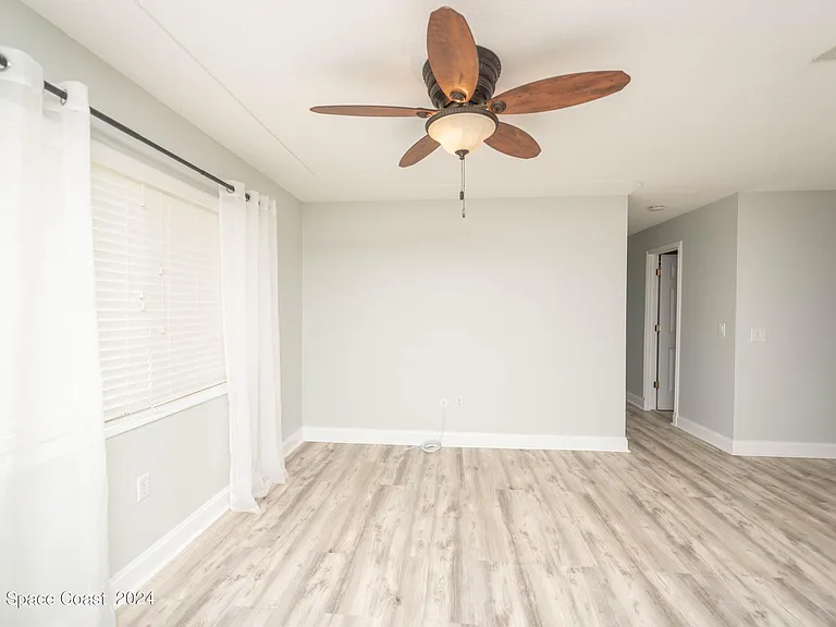300 Nora Ave — Photo 11