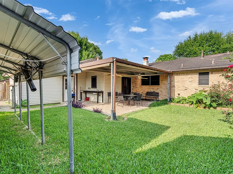 4002 Thistledown Dr — Photo 35