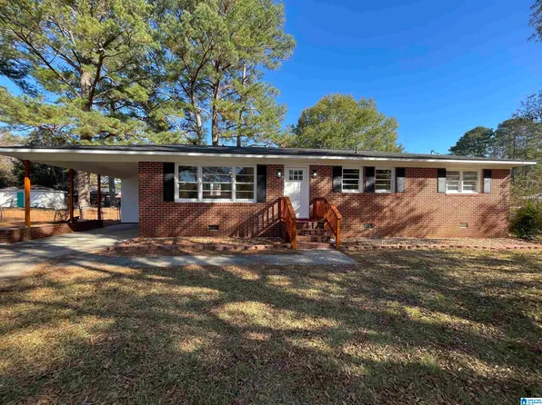 705 Valley Dr, Weaver, AL 36277