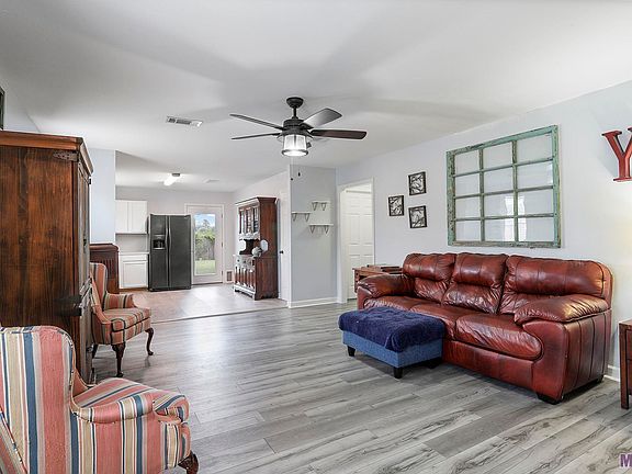 4th image of 23482 Country Manor Ave