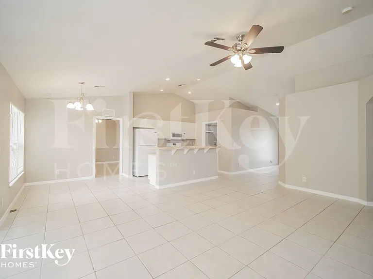 1411 NE 13th Ave — Photo 6
