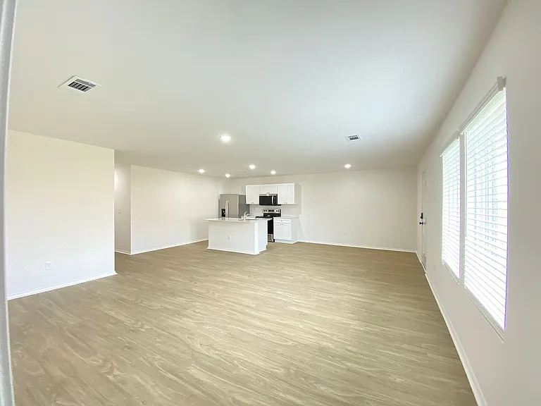 189 Preston Ln — Photo 6