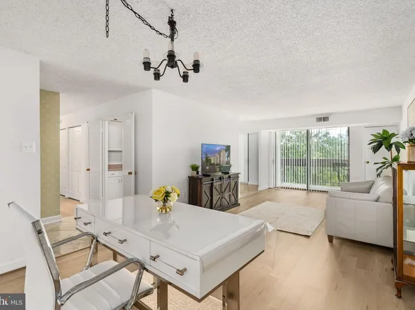 5300 Holmes Run Pkwy APT 506, Alexandria, VA 22304