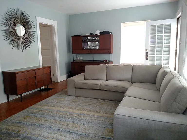 7 Caton Dr — Photo 4