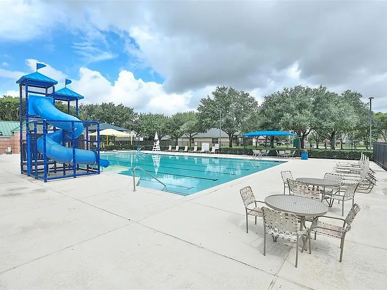 21227 Park Mount Dr — Photo 11