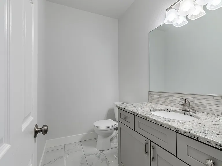 241 N 15th St — Photo 6