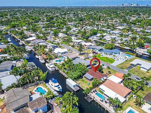2nd image of 2525 Tortugas Ln