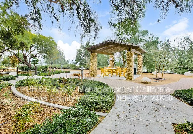 6 Midtown Dr — Photo 19