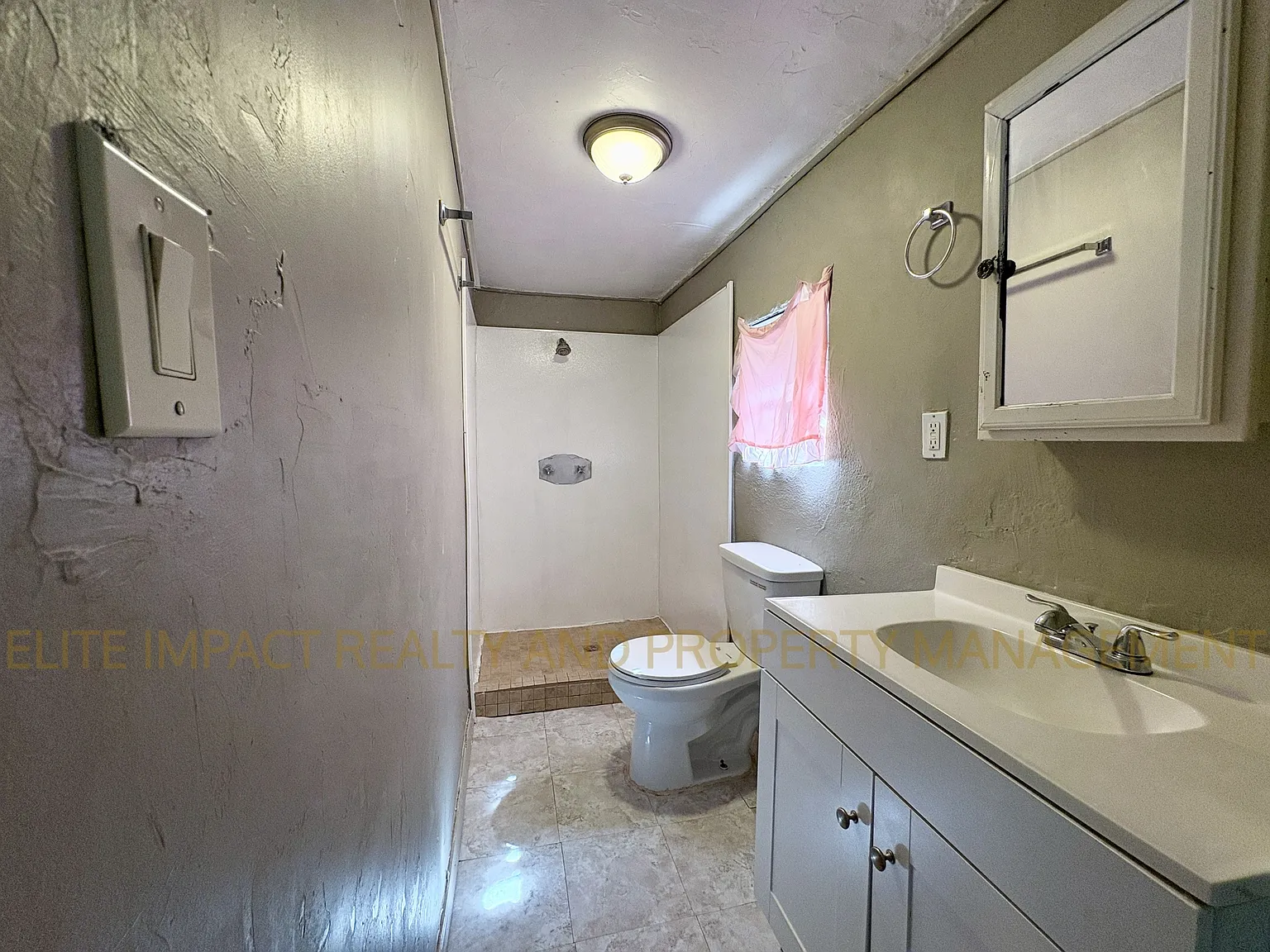 425 West Columbia Street - 2 — Photo 2