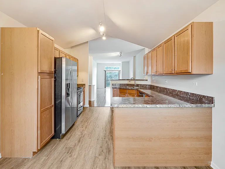 2409 Wilton Ln — Photo 12