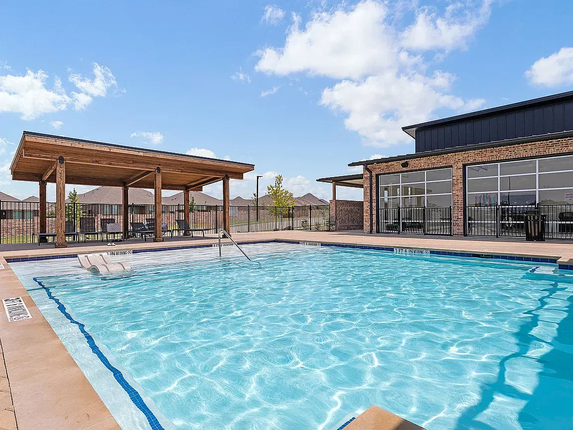 4 bed, 2100 sqft, $2,450 — Photo 3