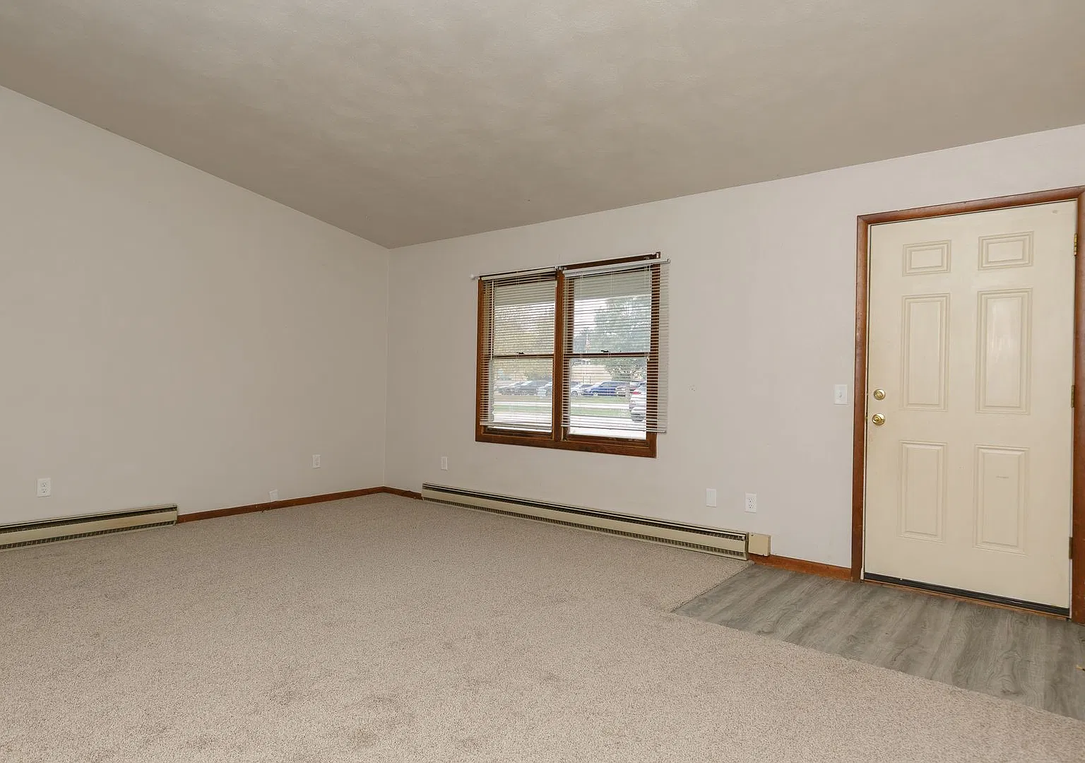 Lincoln 802-812 SW 9th St — Photo 3