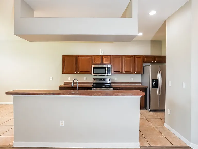 2459 Hamlet Cir — Photo 8