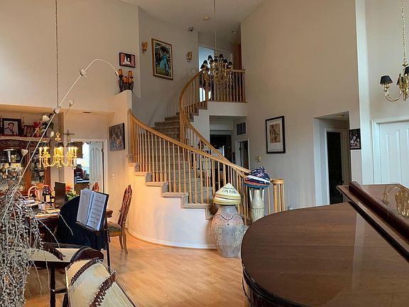 5th image of 3045 Dante Ct