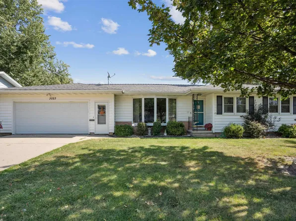 3023 W 9th St, Waterloo, IA 50702