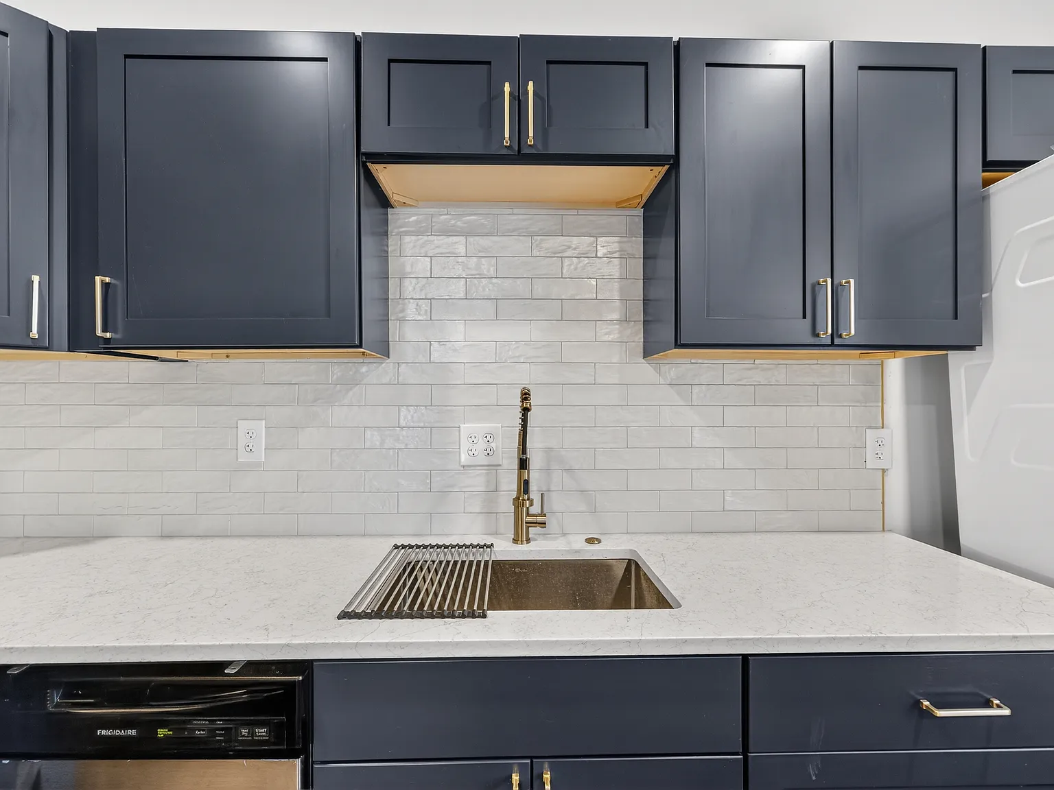 2 bed, $1,795 — Photo 4