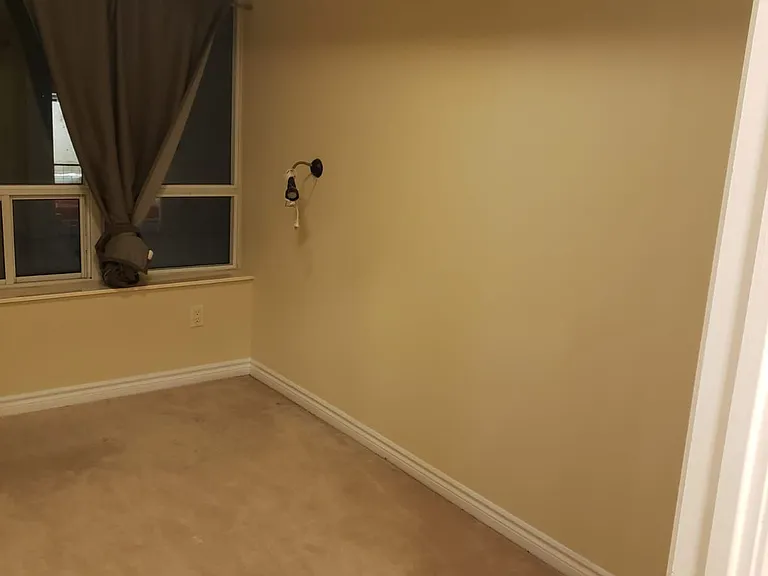 270 Wellington St W #502 — Photo 15