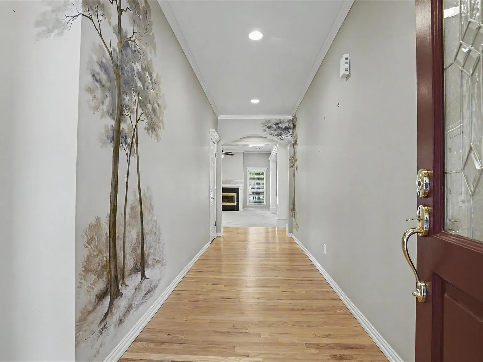 3 bed, 2.0 bath, 2330 sqft, $2,975 — Photo 4