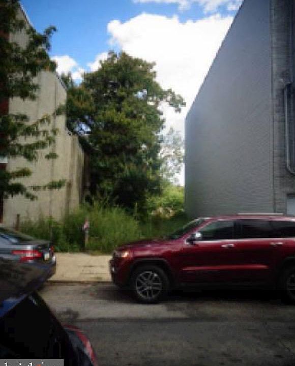 2nd image of 657 N Preston St