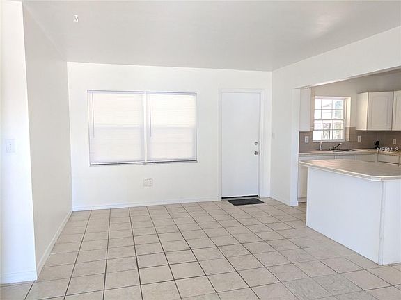 3rd image of 4012 Conway Blvd