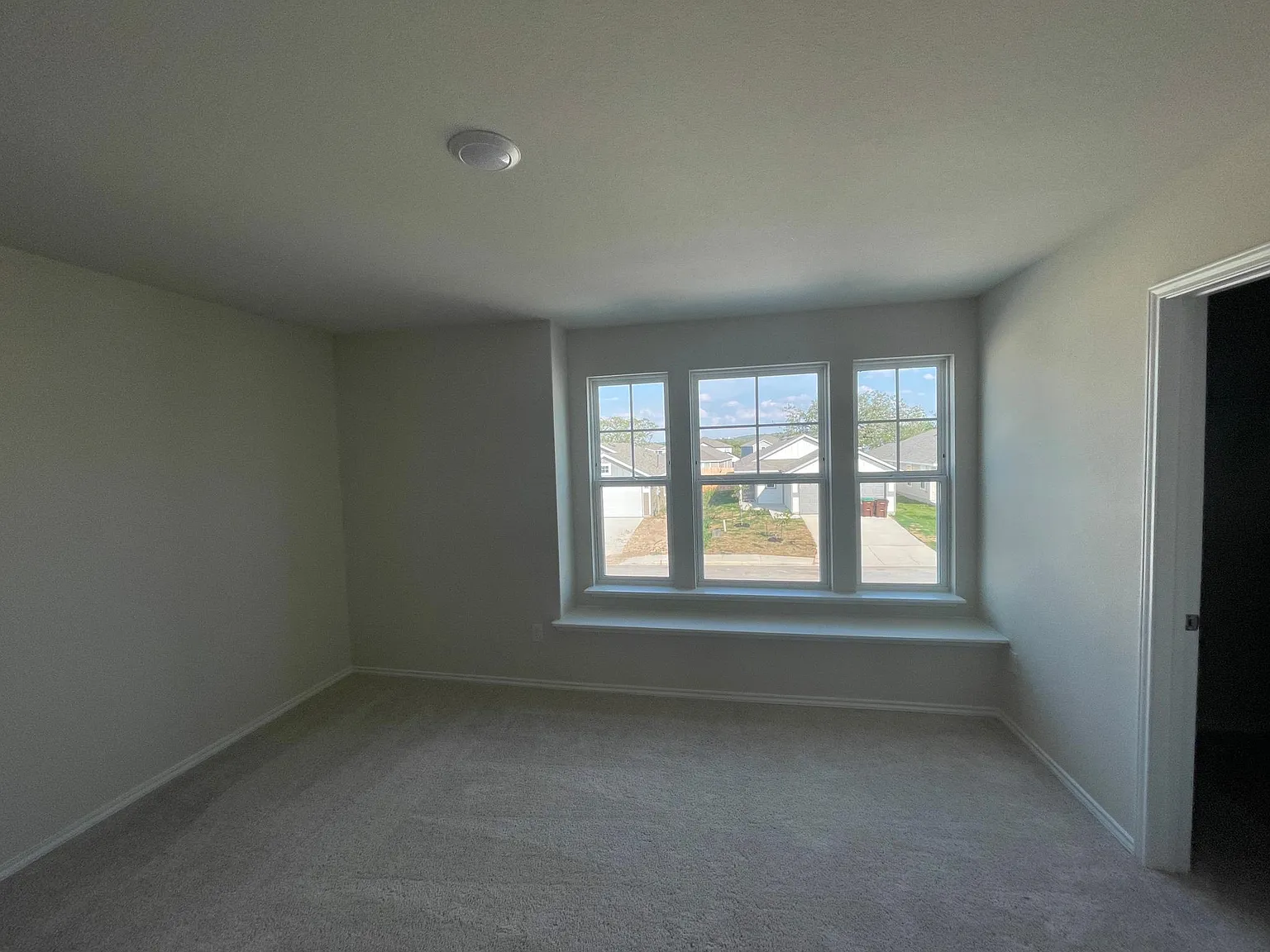 7341 Yucca Pl — Photo 3