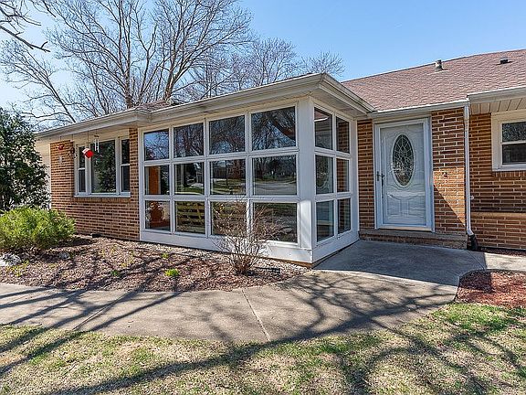 2nd image of 1921 Brookside Dr
