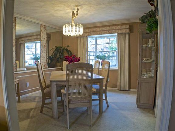 Formal Dining