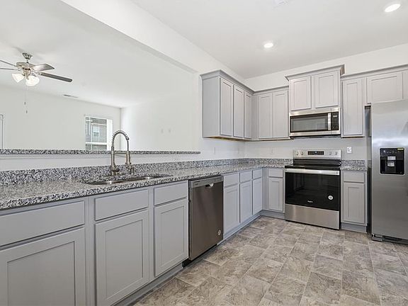 3rd image of 2687 Paxton Pl