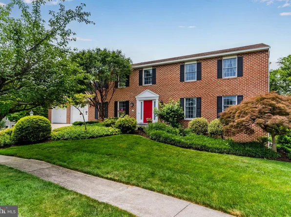 1139 Dry Powder Cir, Mechanicsburg, PA 17050
