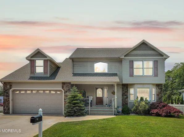 83 Chestnut Street, Beachwood, NJ 08722