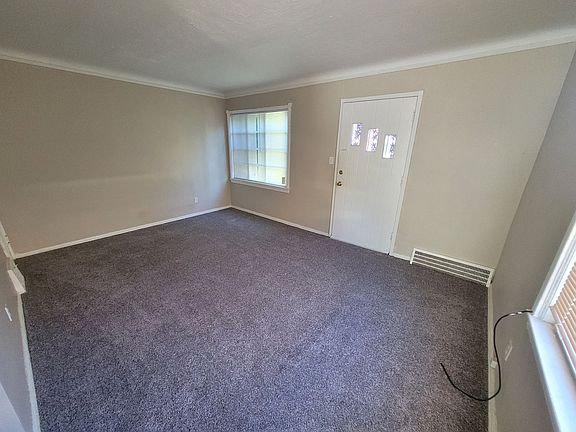 5th image of 255 E 250th St