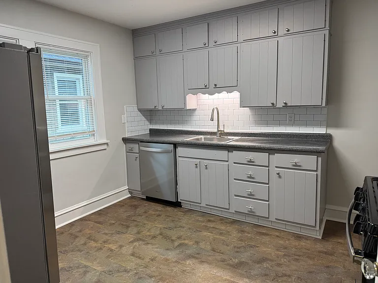 14432 Delaware Ave #B — Photo 15