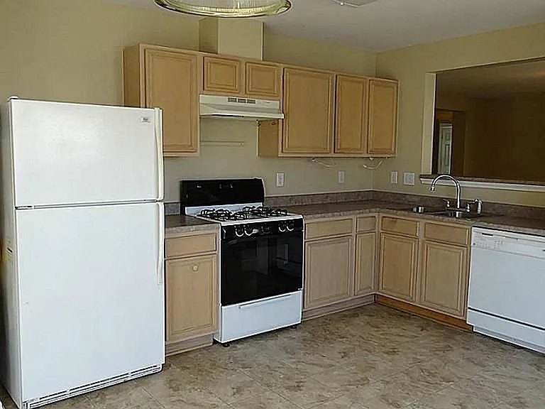 5826 Westminster Village Dr — Photo 4