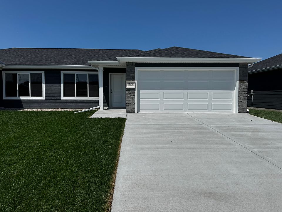 1st image of 1632 Windridge Ave #1632