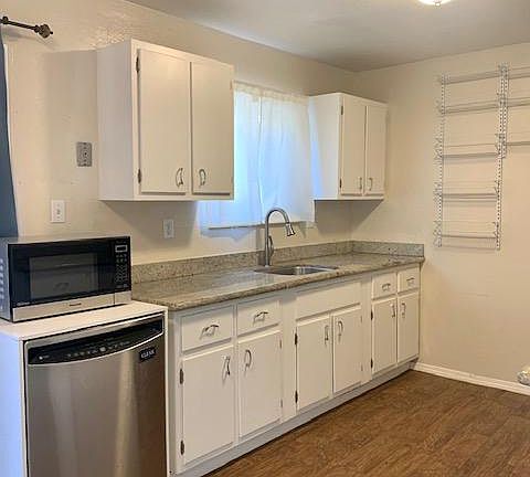 2nd image of 2416 Palmetto Ave APT 1